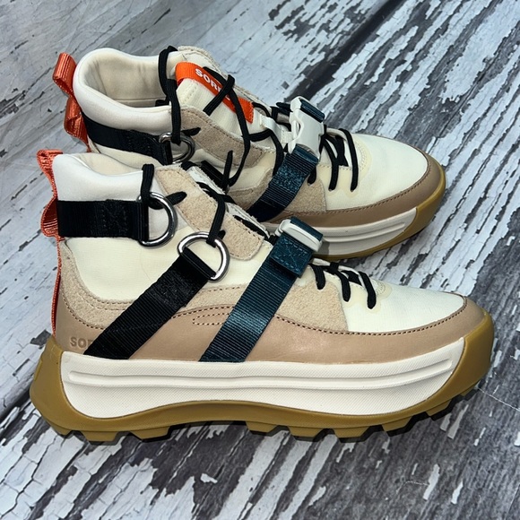 Sorel Women's ONA 503 EQ Mid Shoe - Ceramic, Chalk - Size 7.5 - Picture 2 of 12